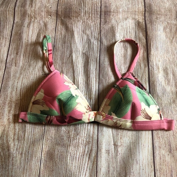 Triangl Floral Bikini Top ✨ - Picture 1 of 6